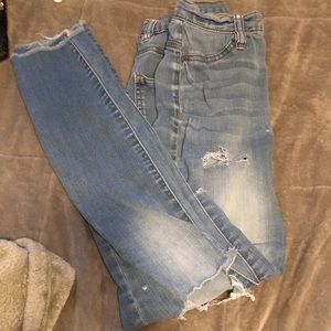 High waisted ripped jeans